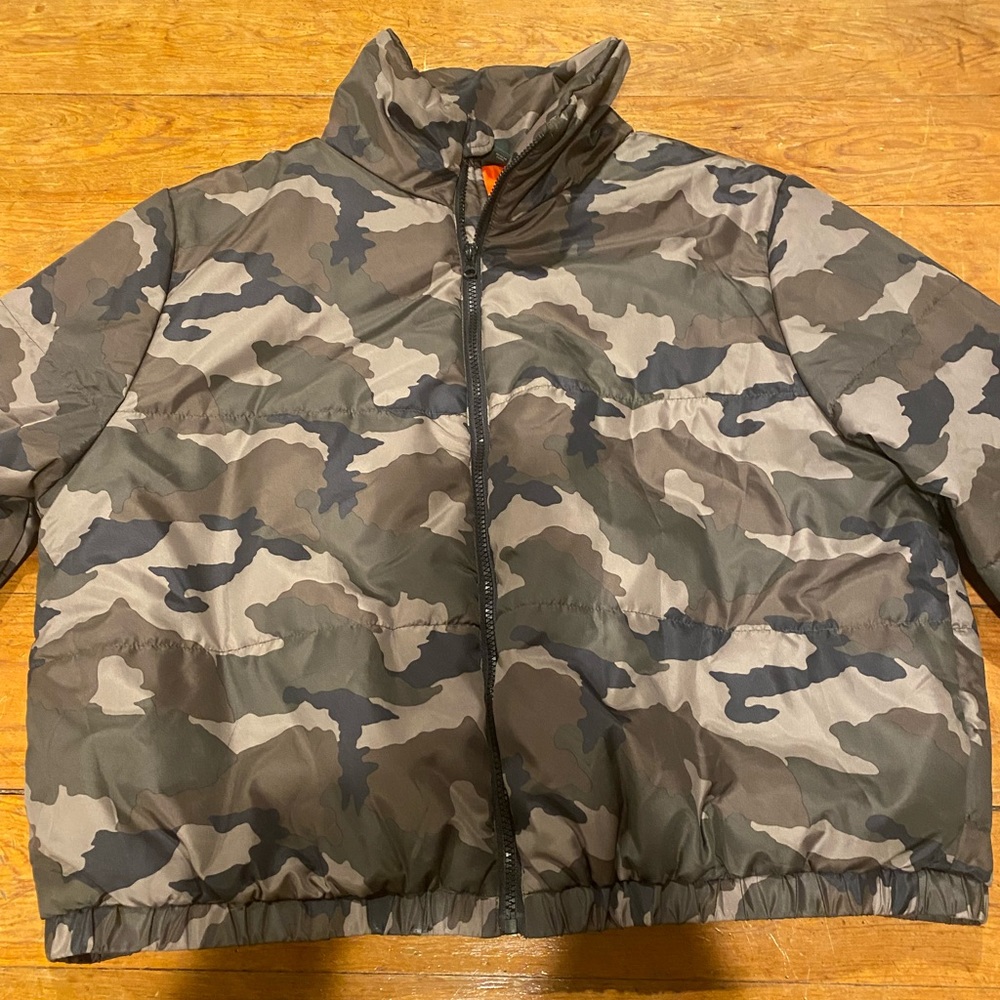 Like new youth XXL wild fable puffer coat - camo with orange lining